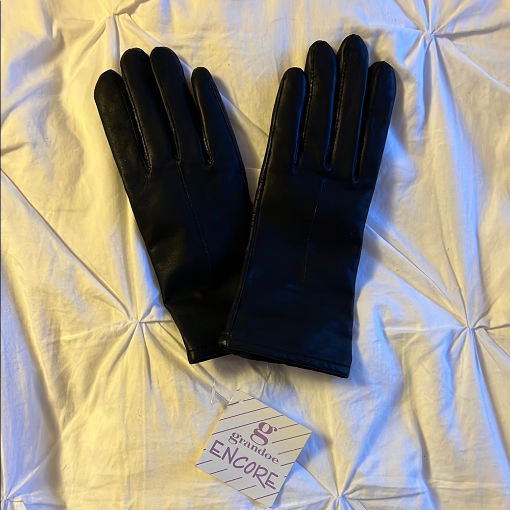 NWT Grandoe Black Leather Gloves